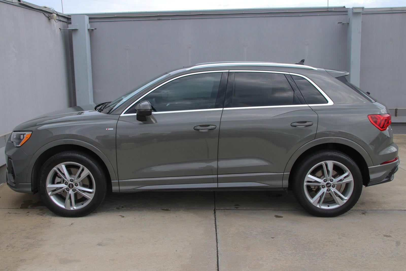 2022 Audi Q3 Vehicle Photo in SUGAR LAND, TX 77478