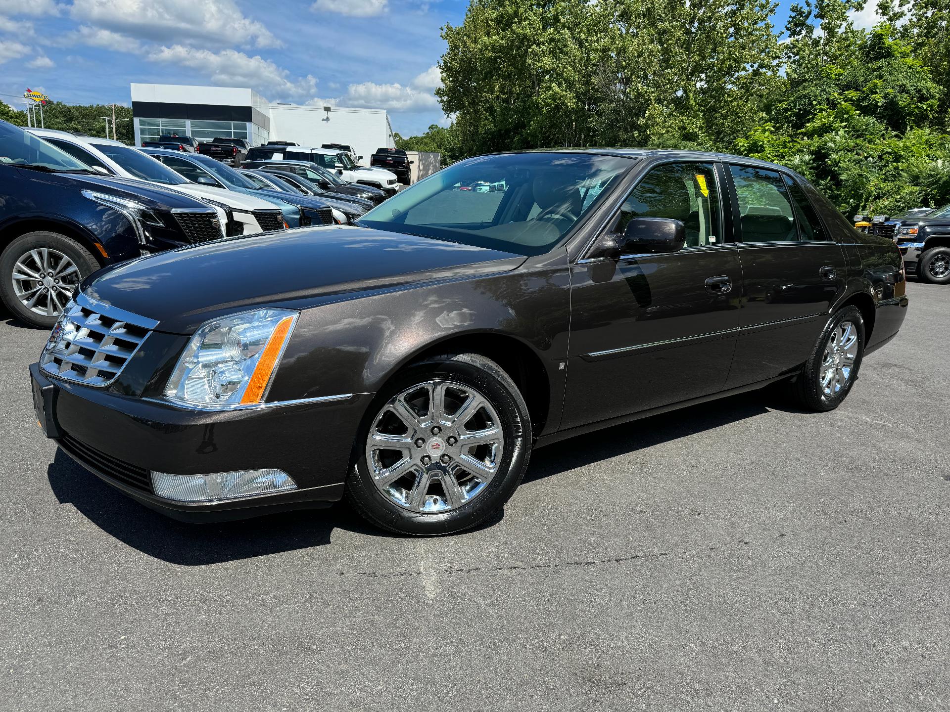 2009 Cadillac DTS Vehicle Photo in LEOMINSTER, MA 01453-2952