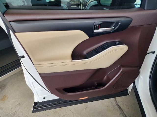 2020 Toyota Highlander Vehicle Photo in PARIS, TX 75460-2116