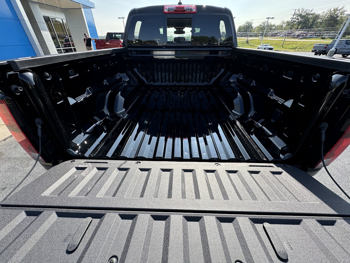 2024 Chevrolet Colorado Vehicle Photo in BOONVILLE, IN 47601-9633