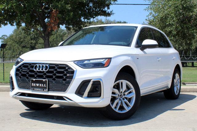 2022 Audi Q5 Vehicle Photo in HOUSTON, TX 77090