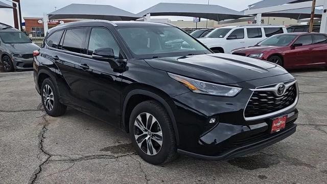 2022 Toyota Highlander Vehicle Photo in San Angelo, TX 76901