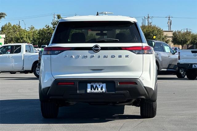 2024 Nissan Pathfinder Vehicle Photo in Salinas, CA 93907