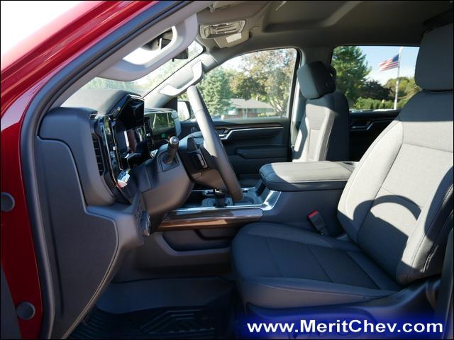 2024 Chevrolet Silverado 1500 Vehicle Photo in MAPLEWOOD, MN 55119-4794