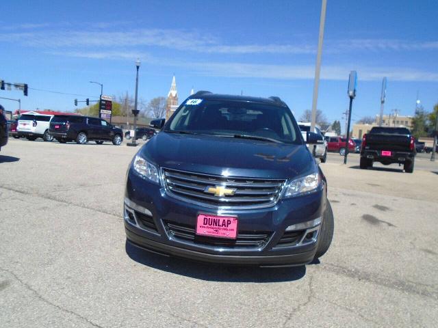 Used 2016 Chevrolet Traverse 2LT with VIN 1GNKVHKD1GJ273937 for sale in Independence, IA