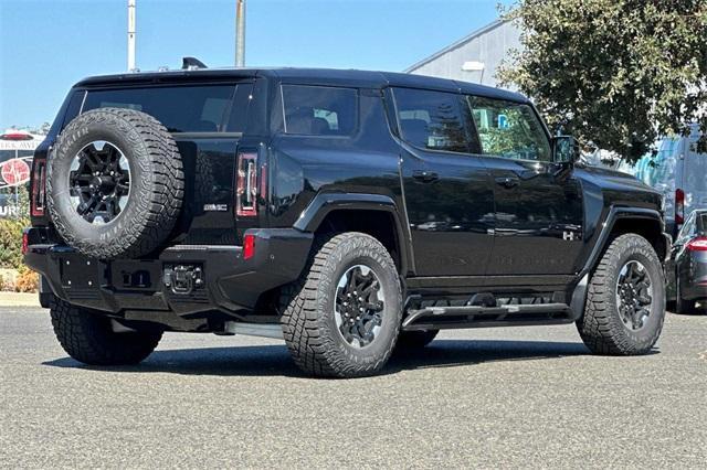 2025 GMC HUMMER EV SUV Vehicle Photo in ELK GROVE, CA 95757-8703