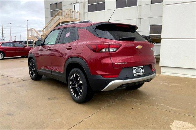 2021 Chevrolet Trailblazer Vehicle Photo in TOPEKA, KS 66609-0000