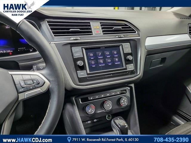 2024 Volkswagen Tiguan Vehicle Photo in Saint Charles, IL 60174