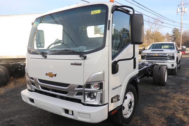 2024 Chevrolet Low Cab Forward 4500 Vehicle Photo in MONTICELLO, NY 12701-3853