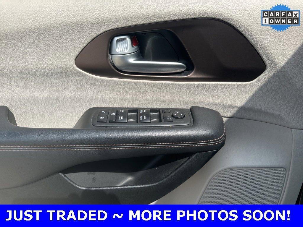 2018 Chrysler Pacifica Vehicle Photo in Plainfield, IL 60586