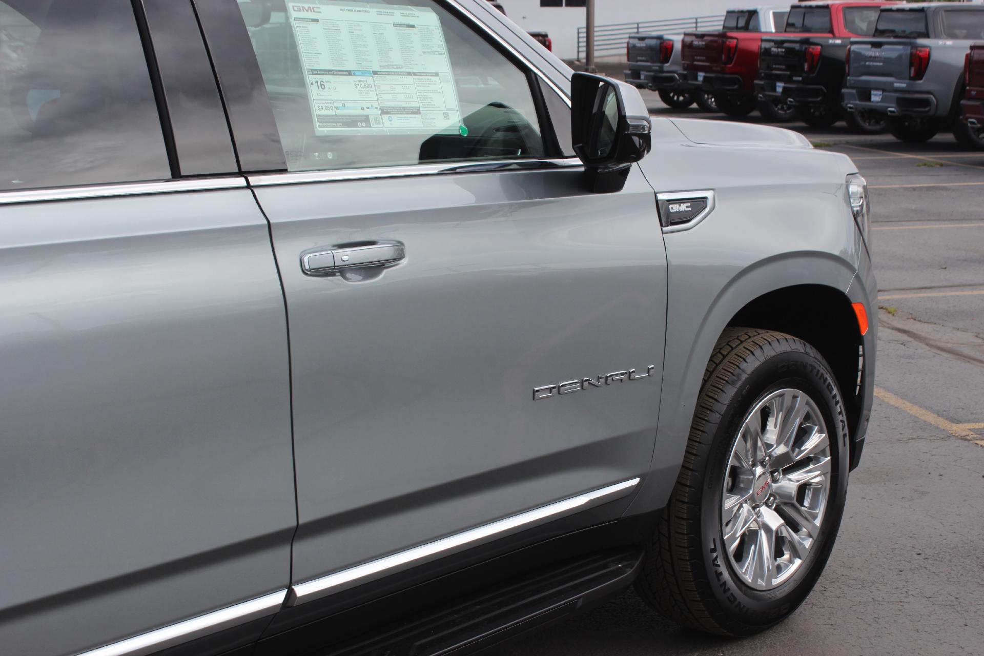 2024 GMC Yukon XL Vehicle Photo in AURORA, CO 80012-4011