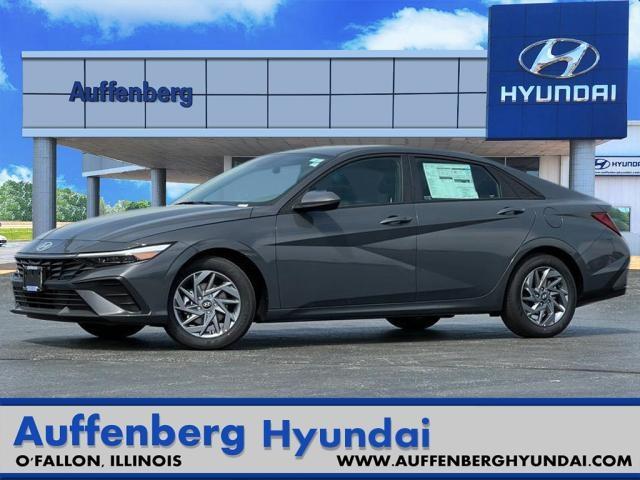 2024 Hyundai ELANTRA Vehicle Photo in O'Fallon, IL 62269