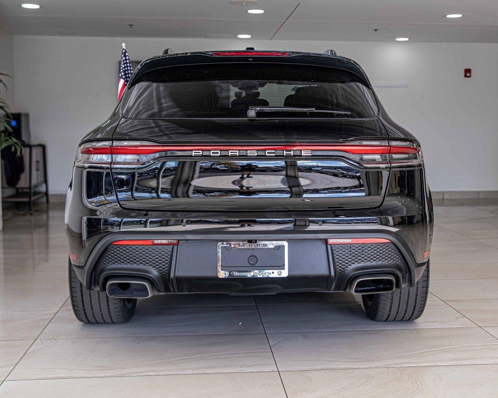 2022 Porsche Macan Vehicle Photo in Saint Charles, IL 60174