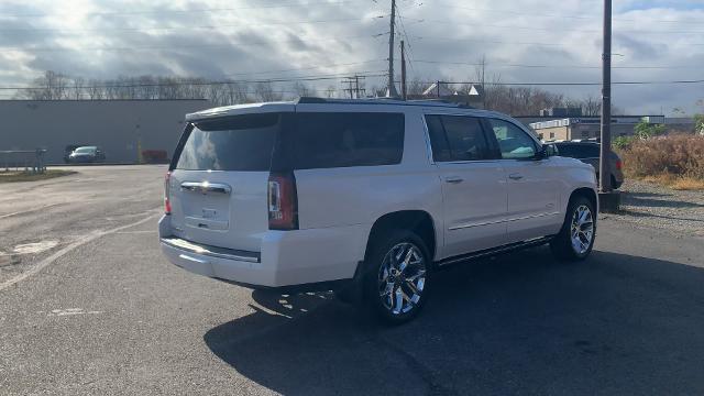 2019 GMC Yukon XL Vehicle Photo in MOON TOWNSHIP, PA 15108-2571