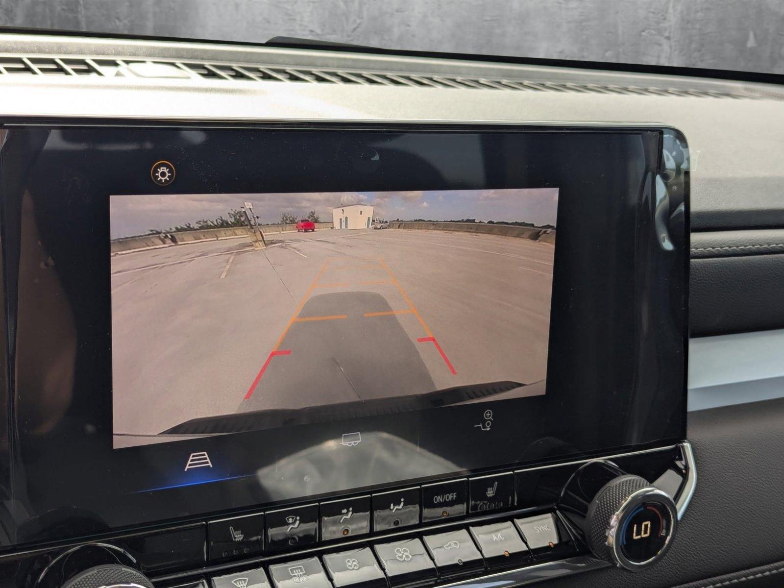 2024 Chevrolet Colorado Vehicle Photo in PEMBROKE PINES, FL 33024-6534