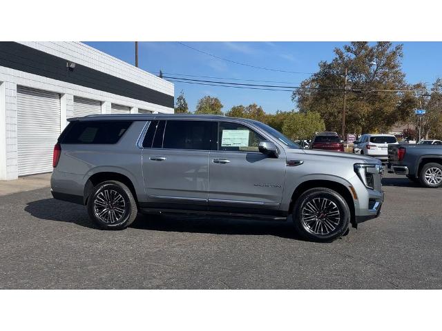 2025 GMC Yukon XL Vehicle Photo in TURLOCK, CA 95380-4918