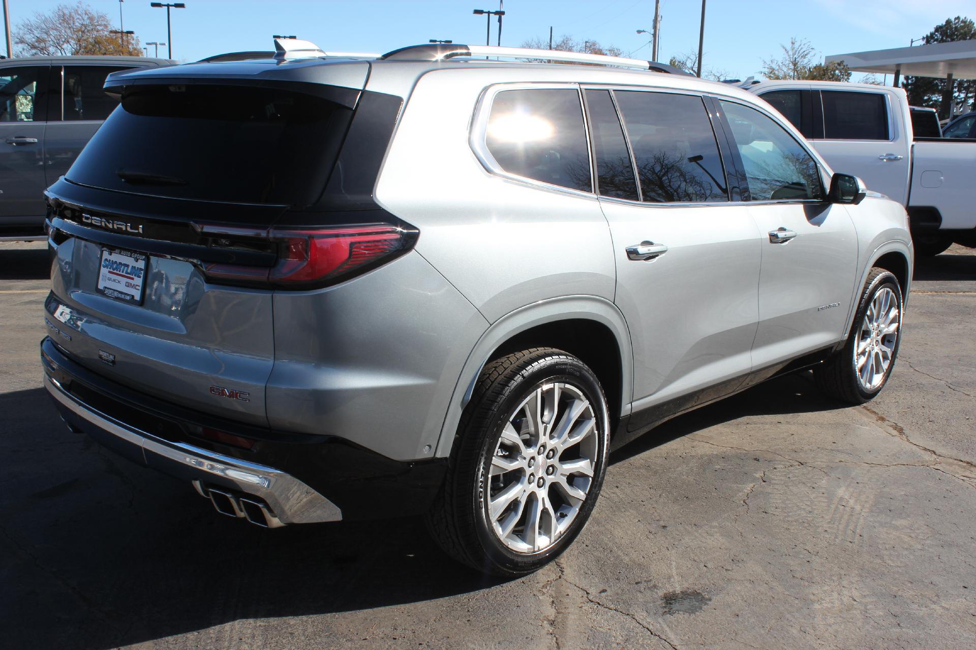 2025 GMC Acadia Vehicle Photo in AURORA, CO 80012-4011