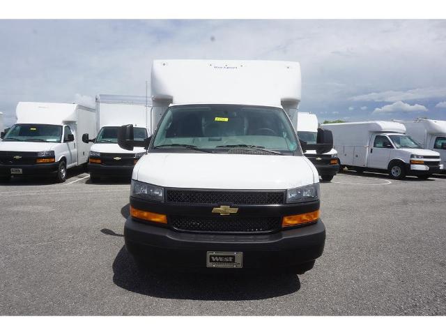 2023 Chevrolet Express Cutaway 4500 Vehicle Photo in ALCOA, TN 37701-3235