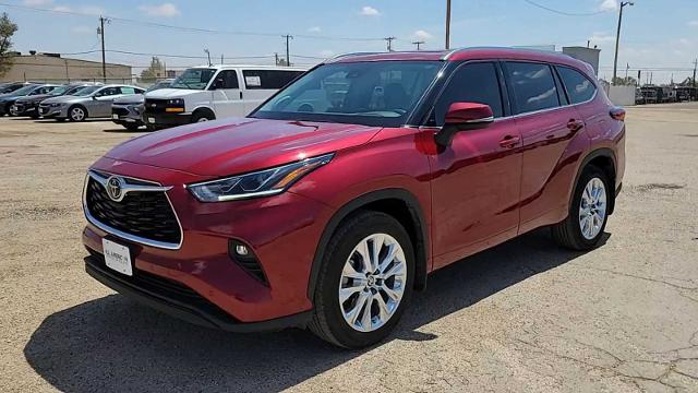 2023 Toyota Highlander Vehicle Photo in MIDLAND, TX 79703-7718