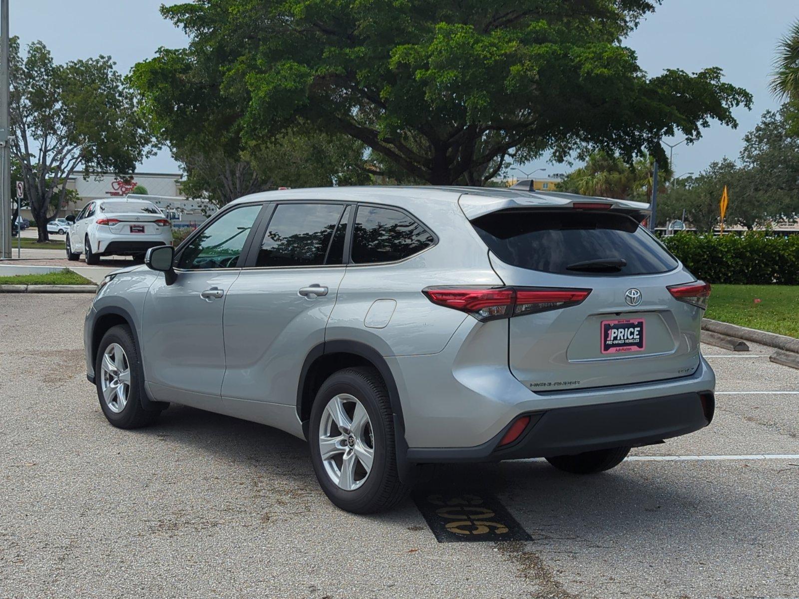 2023 Toyota Highlander Vehicle Photo in Ft. Myers, FL 33907