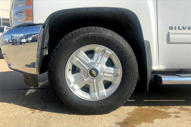 2013 Chevrolet Silverado 1500 Vehicle Photo in TOPEKA, KS 66609-0000