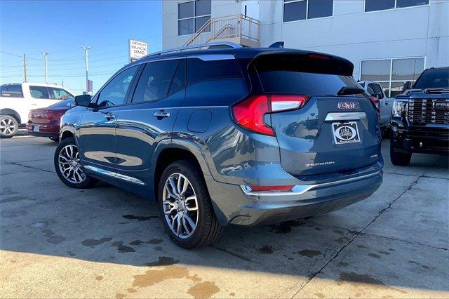 2024 GMC Terrain Vehicle Photo in TOPEKA, KS 66609-0000