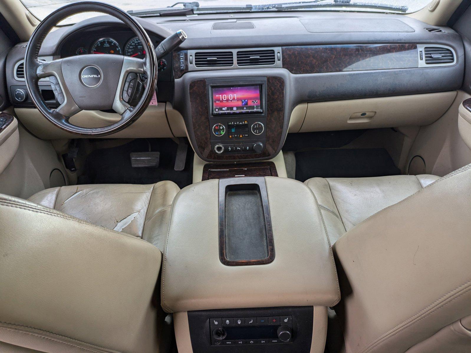 2013 GMC Yukon XL Vehicle Photo in Corpus Christi, TX 78415