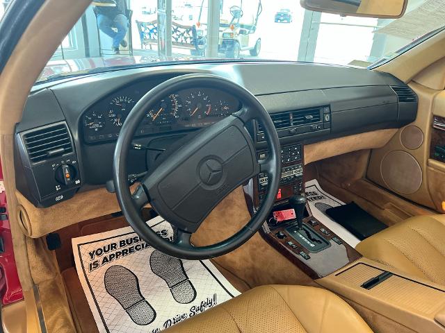 1991 Mercedes-Benz 560 Series Vehicle Photo in MASSENA, NY 13662-2255