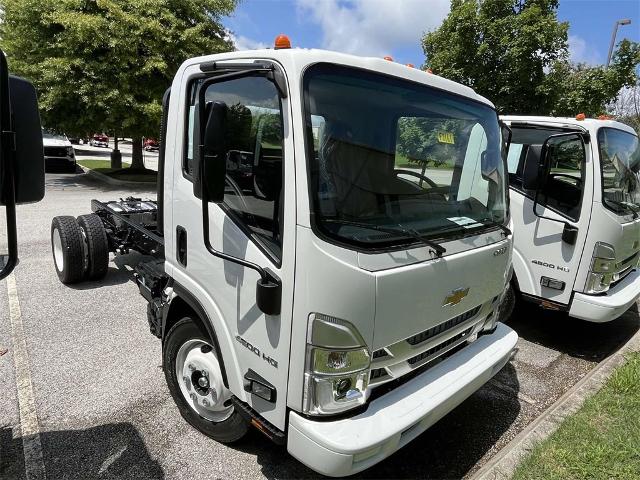 2025 Chevrolet Low Cab Forward 4500 Vehicle Photo in ALCOA, TN 37701-3235