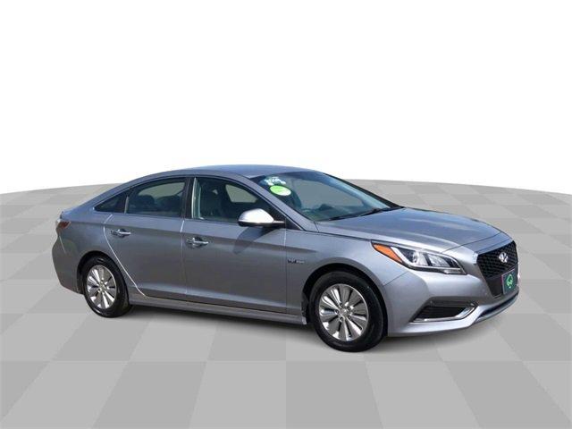 Used 2016 Hyundai Sonata Hybrid Base with VIN KMHE24L12GA016499 for sale in Hermantown, Minnesota