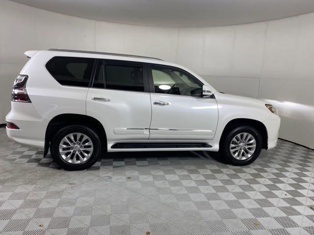 2016 Lexus GX 460 Vehicle Photo in MEDINA, OH 44256-9001