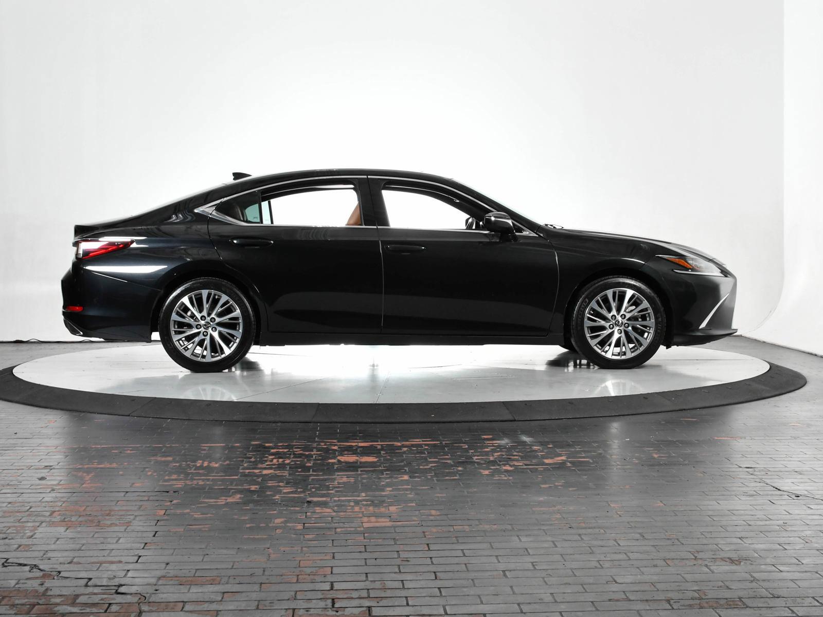 2019 Lexus ES 350 Vehicle Photo in DALLAS, TX 75235