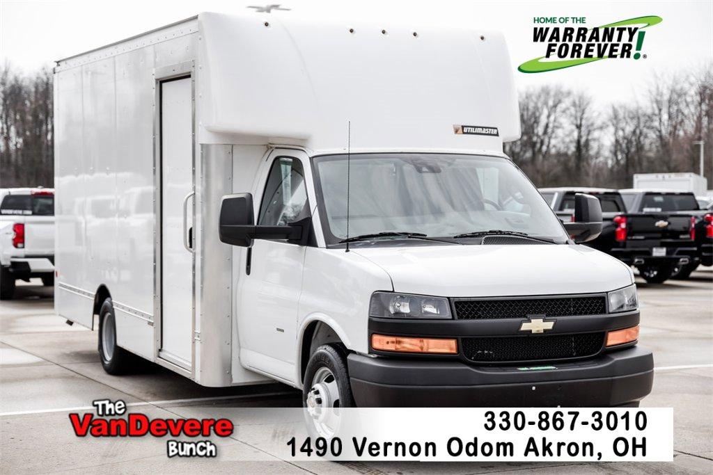 2021 Chevrolet Express Commercial Cutaway Vehicle Photo in AKRON, OH 44320-4088