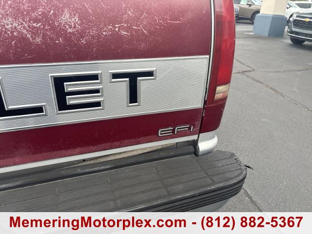 1989 Chevrolet 1/2 Ton Pickups Vehicle Photo in VINCENNES, IN 47591-5519