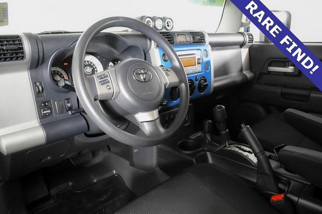 2012 Toyota FJ Cruiser Vehicle Photo in Puyallup, WA 98371