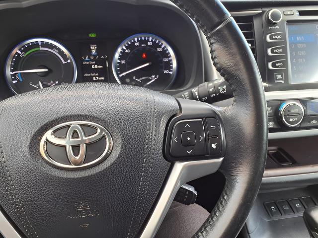 2015 Toyota Highlander Hybrid Vehicle Photo in Oshkosh, WI 54904