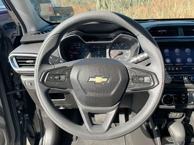 2021 Chevrolet Trailblazer Vehicle Photo in MOON TOWNSHIP, PA 15108-2571