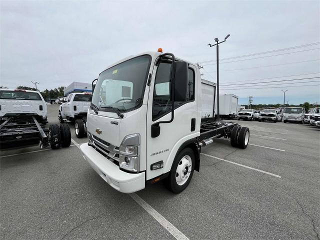 2024 Chevrolet 4500 HG LCF Gas Vehicle Photo in ALCOA, TN 37701-3235