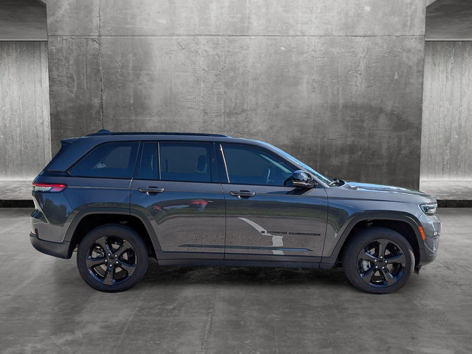 2023 Jeep Grand Cherokee Vehicle Photo in West Palm Beach, FL 33417