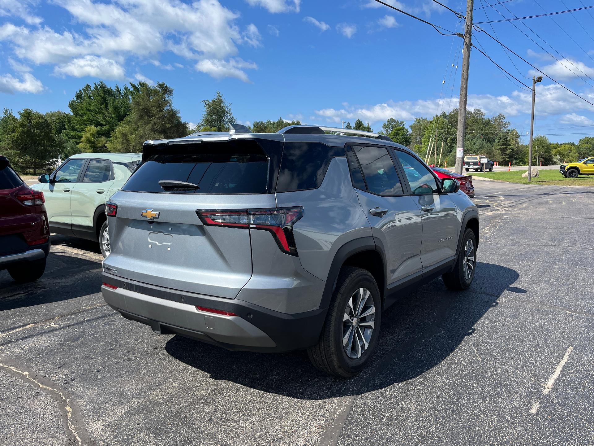 2025 Chevrolet Equinox Vehicle Photo in CLARE, MI 48617-9414