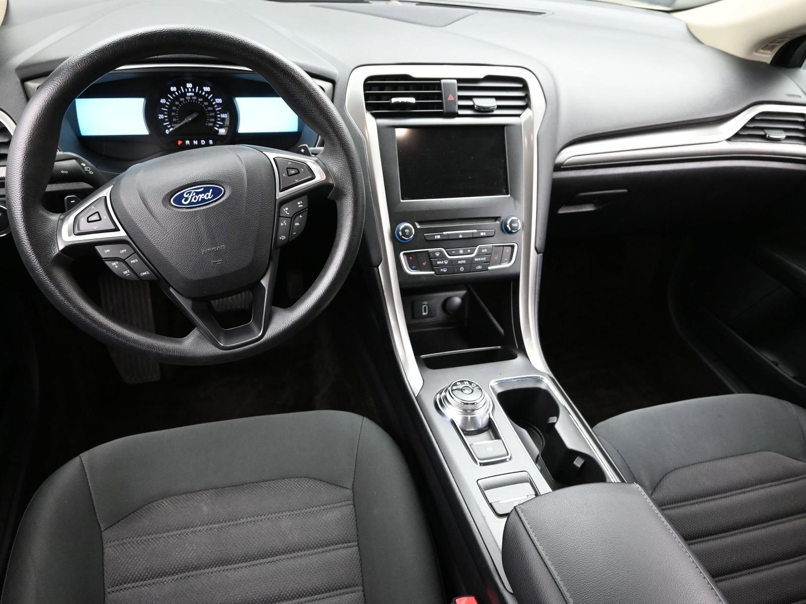 2018 Ford Fusion Vehicle Photo in Cedar Rapids, IA 52402