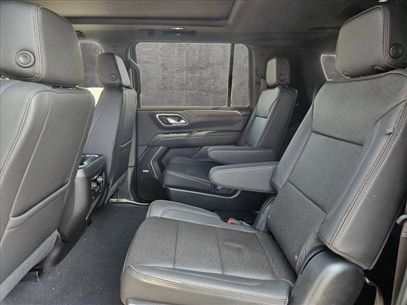 2024 Chevrolet Suburban Vehicle Photo in PEORIA, AZ 85382-3715