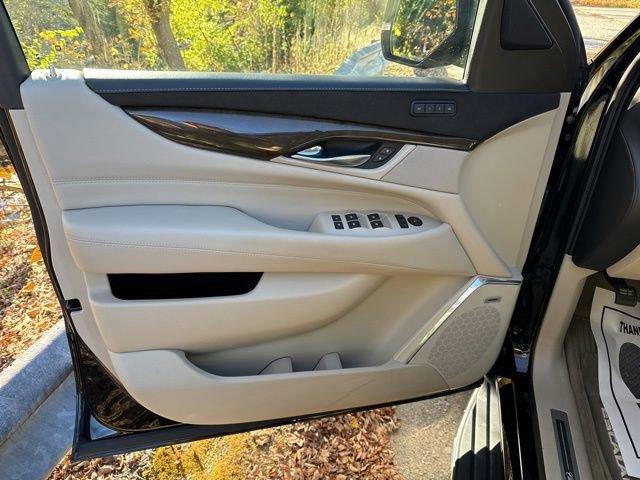 2019 Cadillac Escalade ESV Vehicle Photo in MEDINA, OH 44256-9631