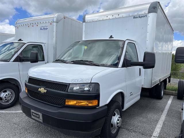 2023 Chevrolet Express Cutaway 4500 Vehicle Photo in ALCOA, TN 37701-3235