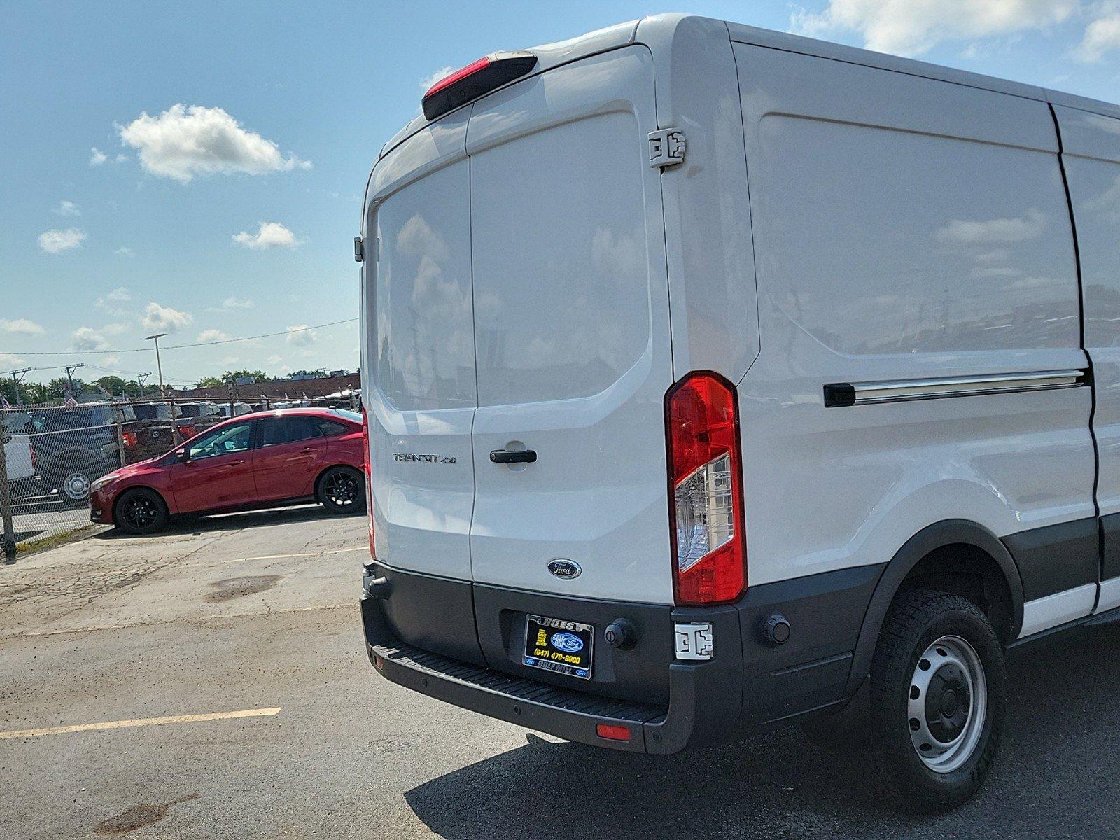 2018 Ford Transit Van Vehicle Photo in Saint Charles, IL 60174