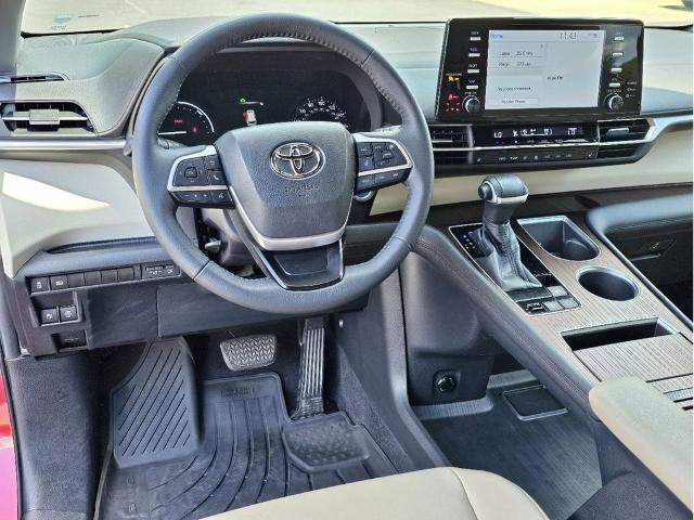 2021 Toyota Sienna Vehicle Photo in Auburn, AL 36832-6638