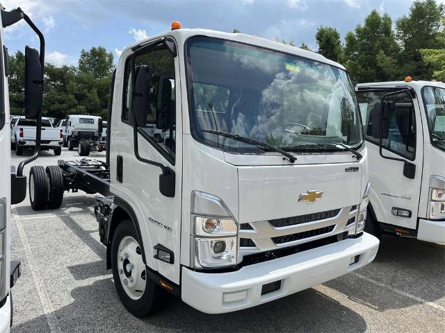 2025 Chevrolet Low Cab Forward 5500 XG Vehicle Photo in ALCOA, TN 37701-3235