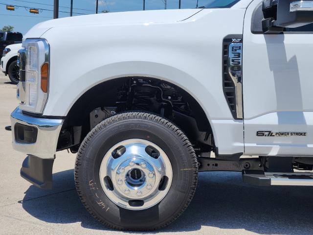 2024 Ford Super Duty F-350 DRW Vehicle Photo in Pilot Point, TX 76258-6053