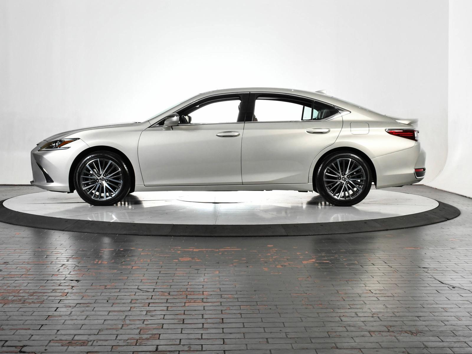 2023 Lexus ES 300h Vehicle Photo in DALLAS, TX 75235