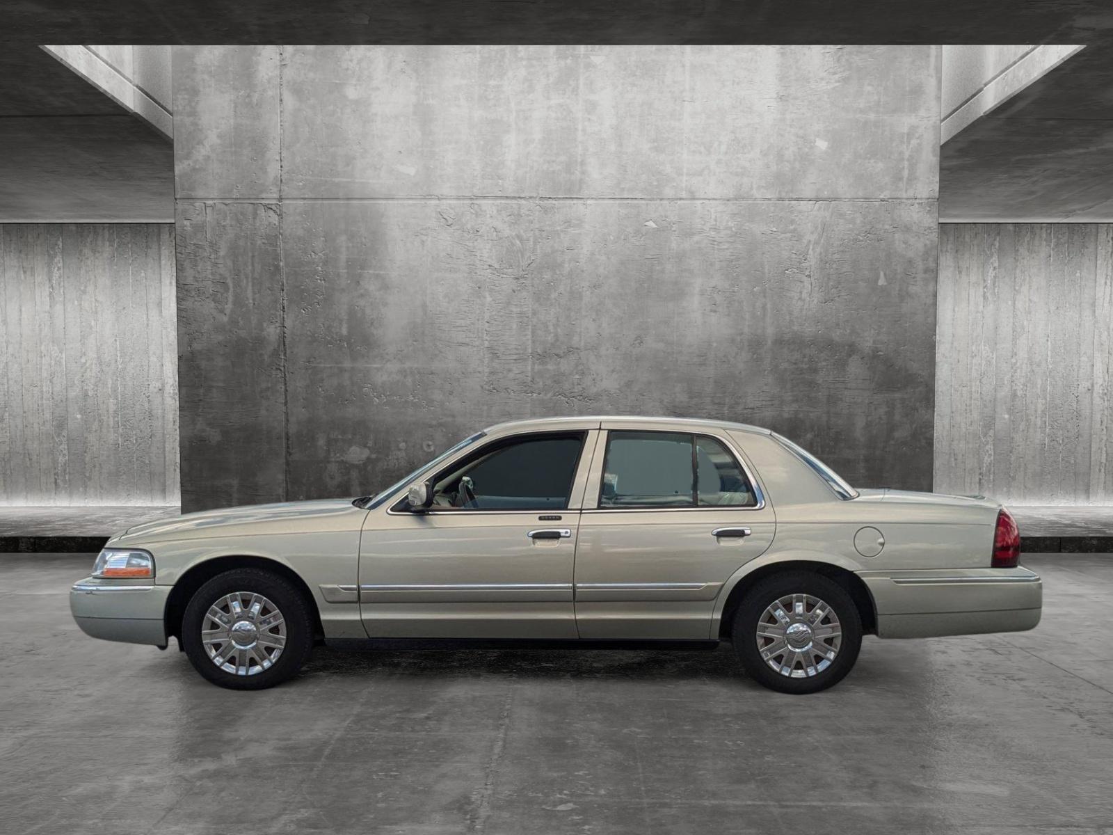 2005 Mercury Grand Marquis Vehicle Photo in St. Petersburg, FL 33713